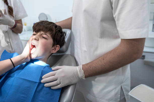 Best Dentist for Tooth Abscess  in Montebello, NY